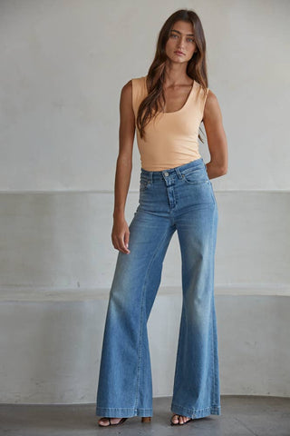 Clean Lines Seamless Top