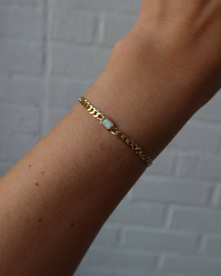 VIOLETTA CURB LINK BEZEL STONE BRACELET