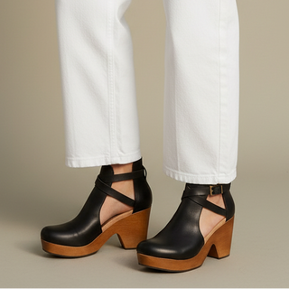 Free People Cedar Leather Clog in Black
